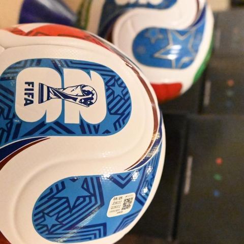 Bola oficial FIFA | Planeta Esportes